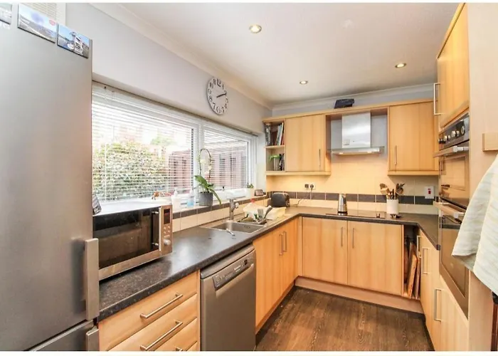 Triple Room In Crawley,Gatwick,West Sussex