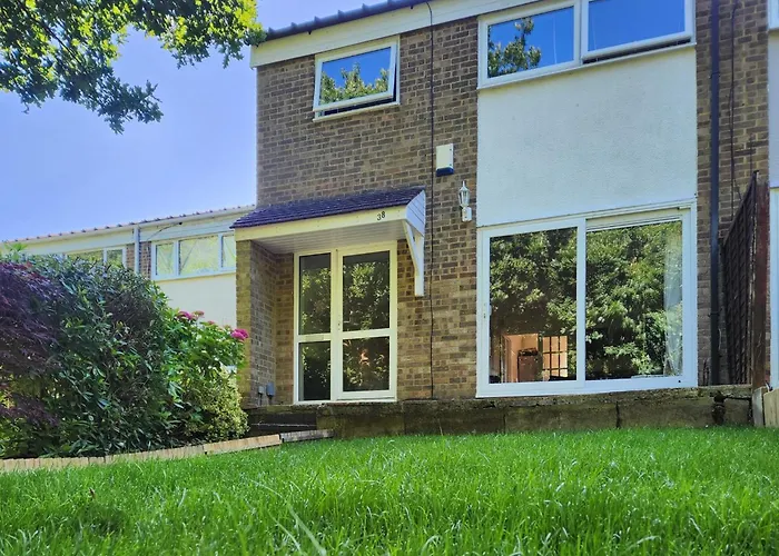 Triple Room In Crawley,Gatwick,West Sussex