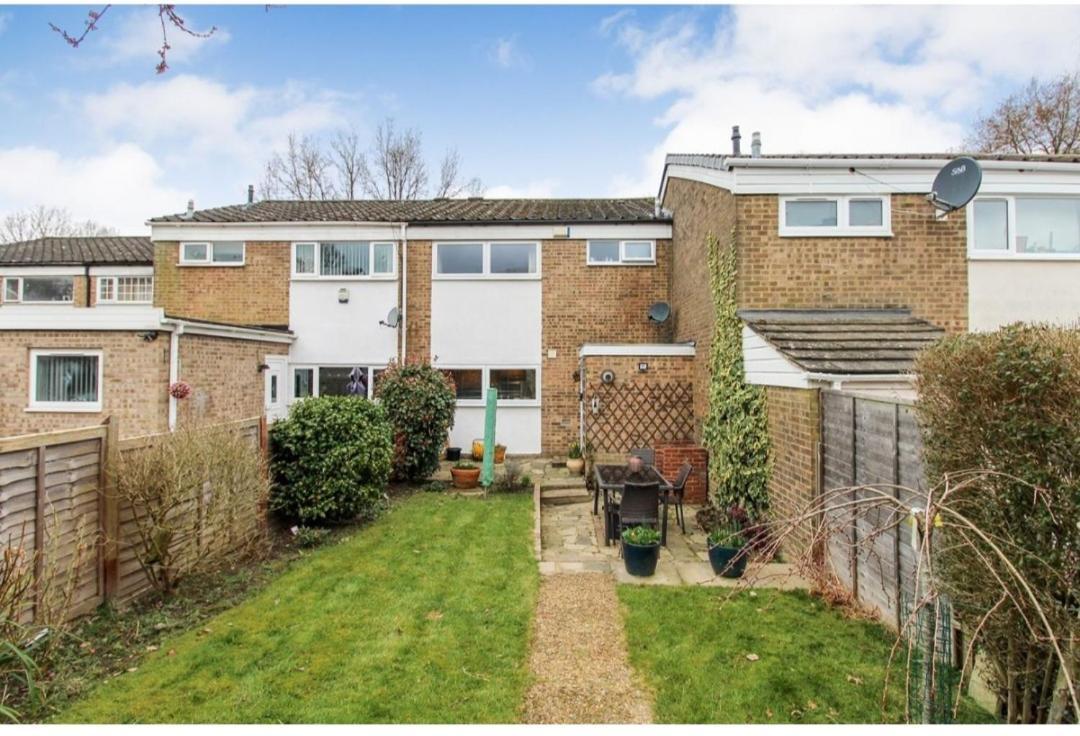 Homestay Triple In Crawley,gatwick,west Sussex