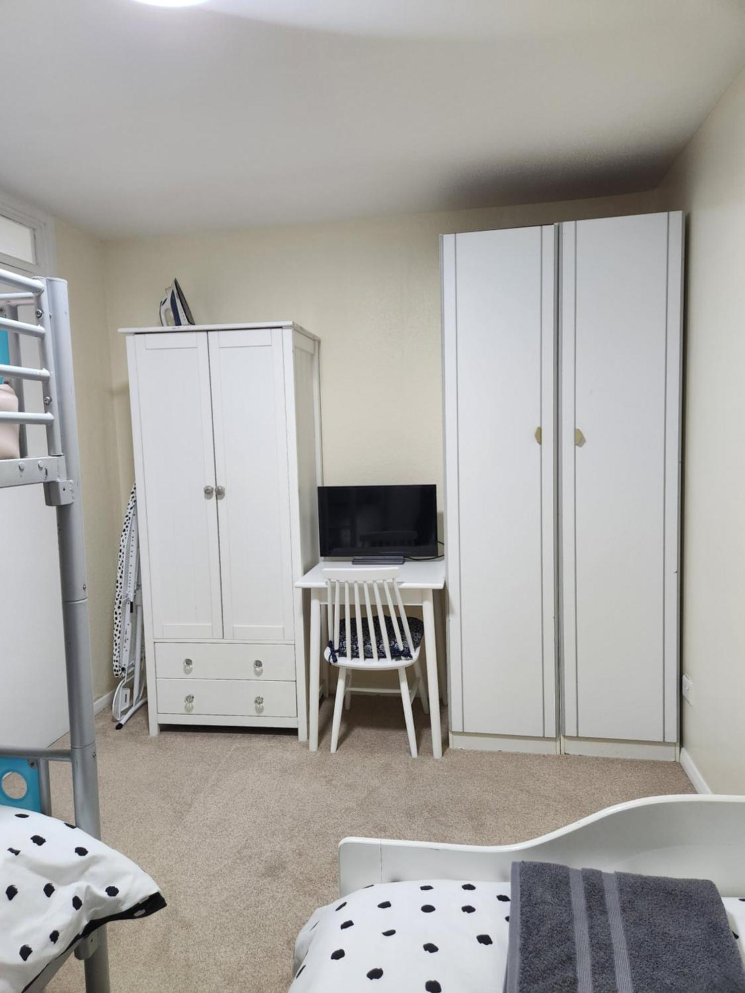 Homestay Triple In Crawley,gatwick,west Sussex Ifield
