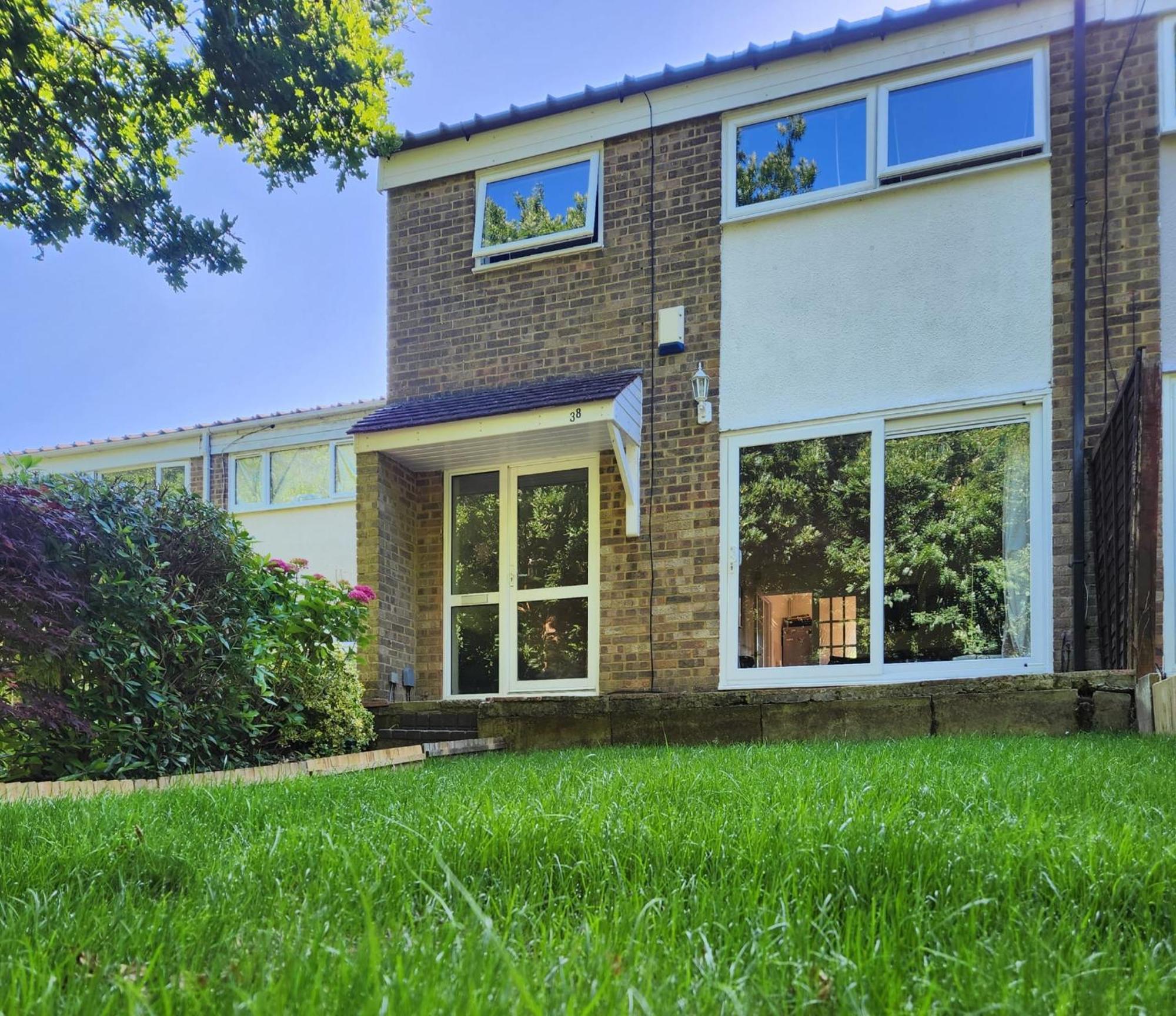 Homestay Triple In Crawley,gatwick,west Sussex